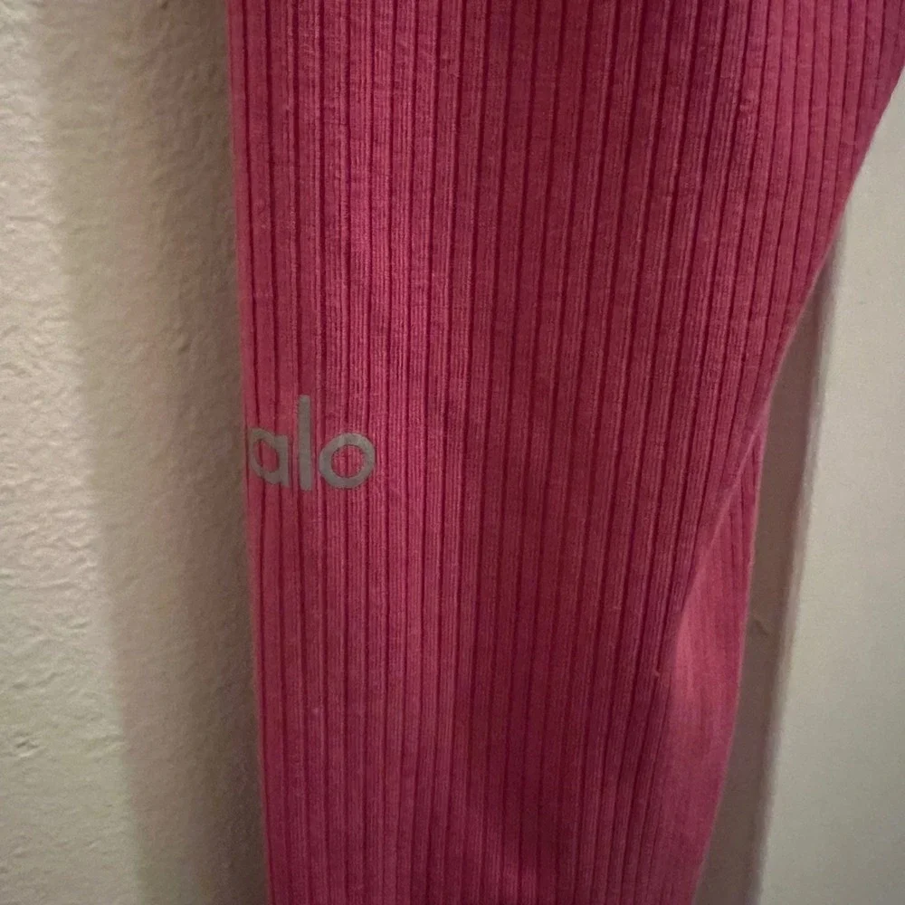 Alo Yoga Ribbed‎ Blissful 7/8 Leggings Medium Pink High Rise Activewear Casual